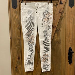 Gigi moda slim leg, pant with leopard print and graphic pattern. button fly